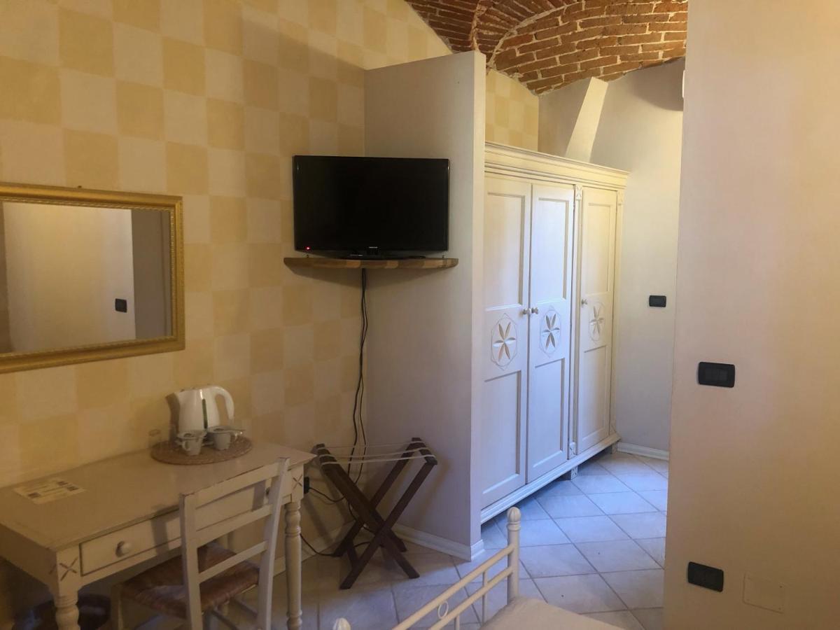 Villa Scati Bed And Breakfast Мелаццо Экстерьер фото