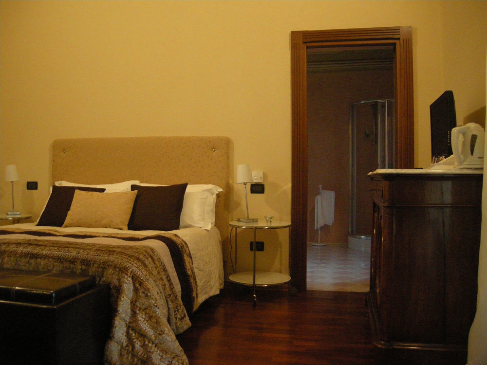 Villa Scati Bed And Breakfast Мелаццо Экстерьер фото