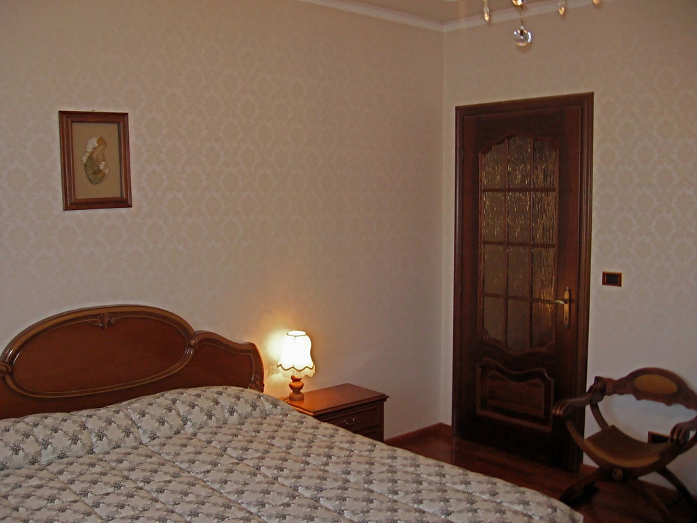 Villa Scati Bed And Breakfast Мелаццо Экстерьер фото
