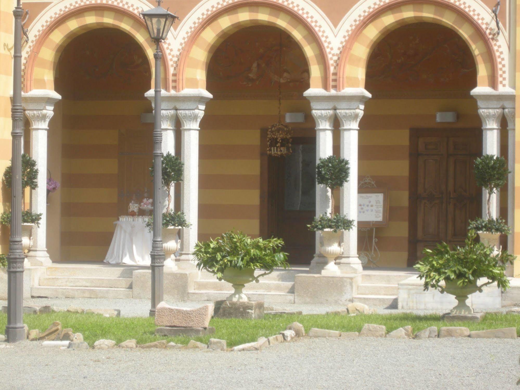 Villa Scati Bed And Breakfast Мелаццо Экстерьер фото